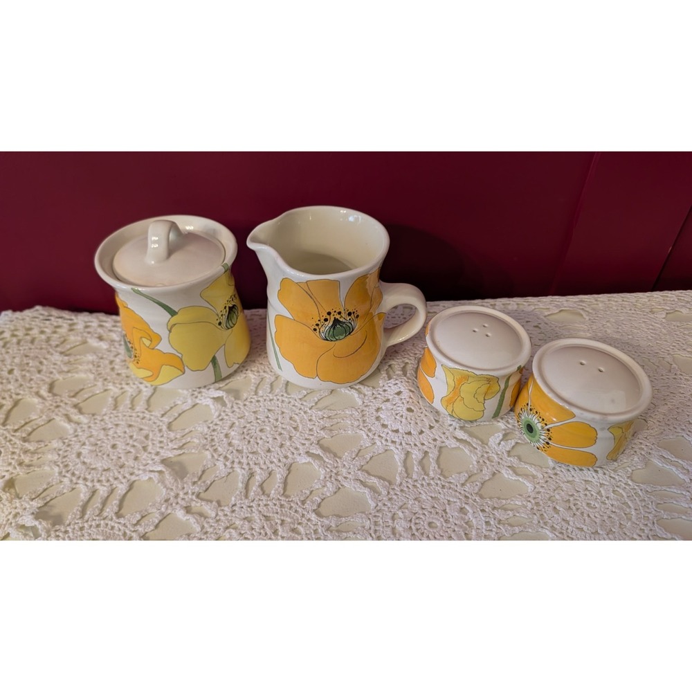 Wild Poppy Trail Metlox Creamer & Sugar Set salt and pepper- chipped/stained